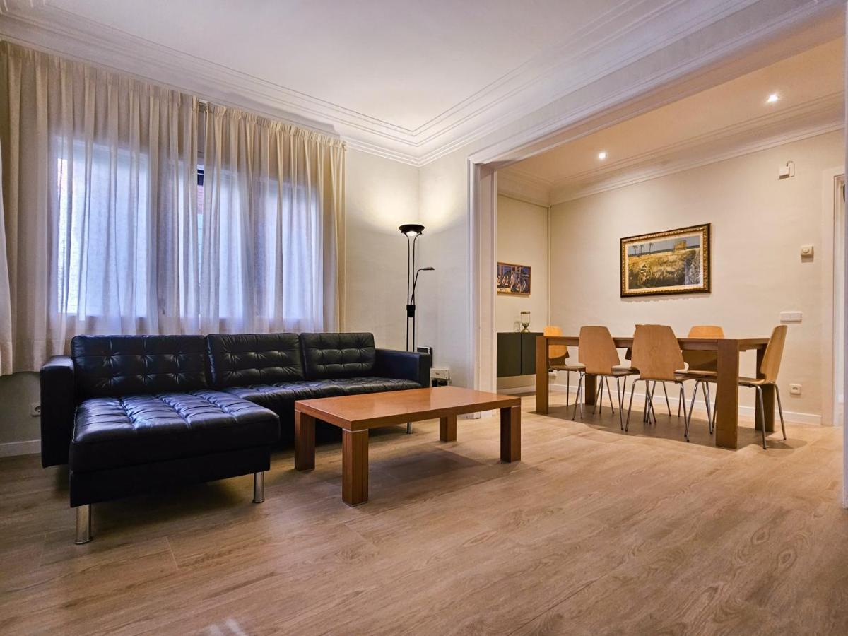 Classbedroom Park Gueell Apartment Barcelona Eksteriør billede